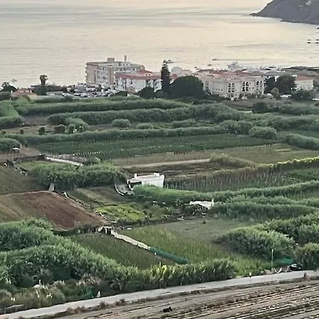 Authentic, Huge Terrace Sea & Mountain Views سالوبرينيا