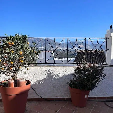 Authentic, Huge Terrace Sea & Mountain Views * سالوبرينيا