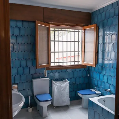 بيت للعطل Authentic, Huge Terrace Sea & Mountain Views