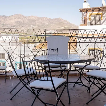 بيت للعطل Authentic, Huge Terrace Sea & Mountain Views