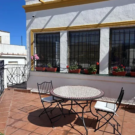 Authentic, Huge Terrace Sea & Mountain Views بيت للعطل سالوبرينيا